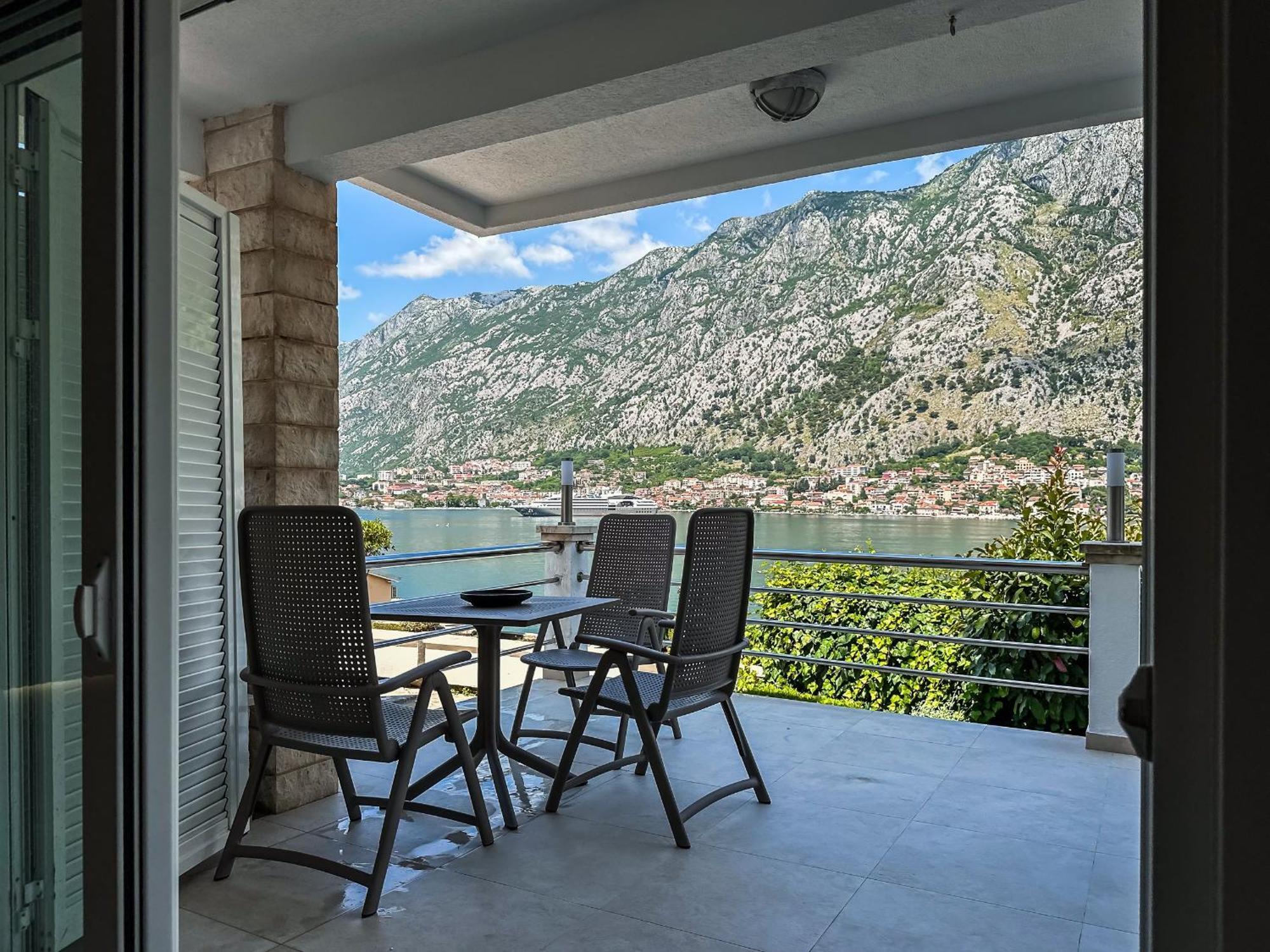 Chillout Apartment In Kotor Bay المظهر الخارجي الصورة